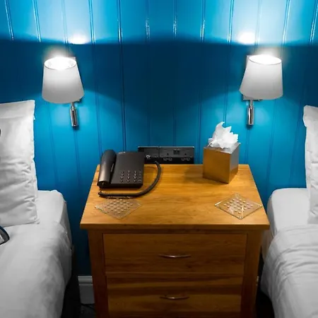 Tweedies Bar And Hotel