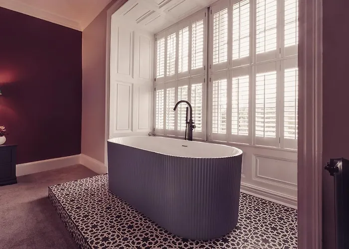 Tweedies Bar And فندق 3*