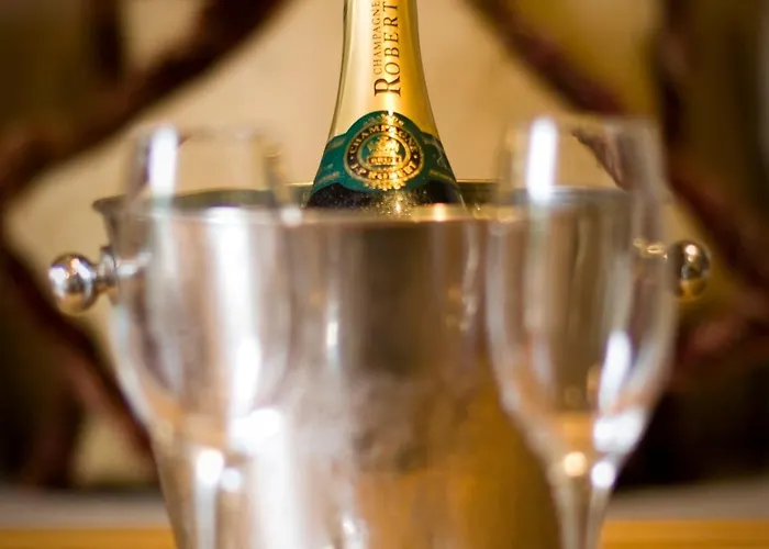 فندق Tweedies Bar And جراسمير