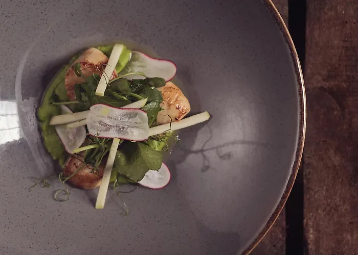 فندق Tweedies Bar And