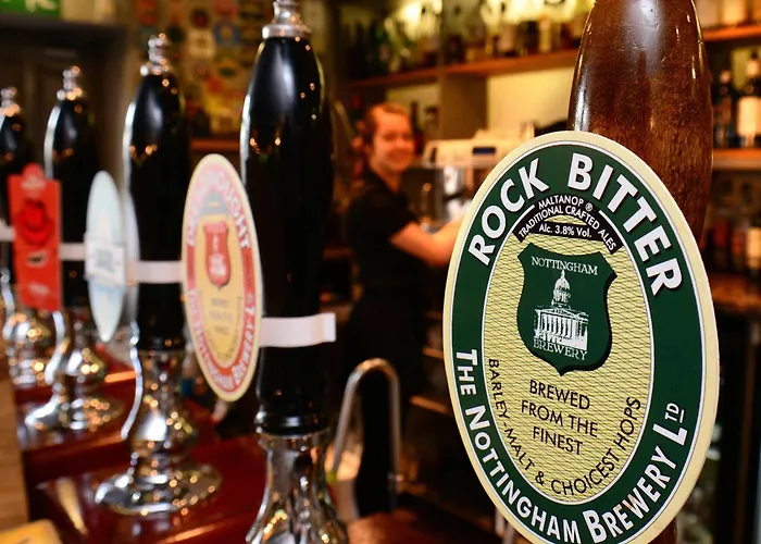 فندق Tweedies Bar And 3*