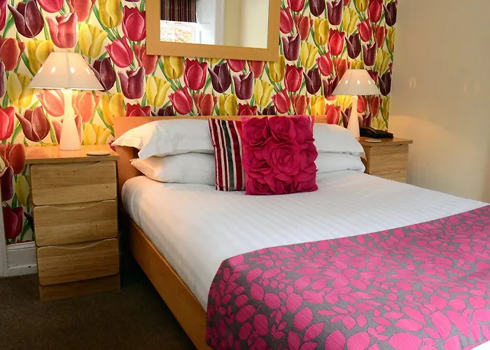 Tweedies Bar And فندق