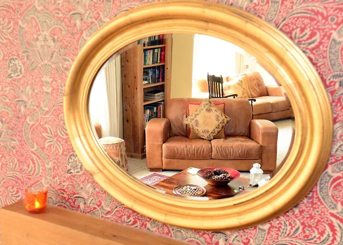 Tweedies Bar And فندق 3*