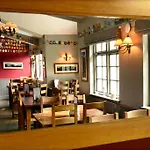 Tweedies Bar And Hotel