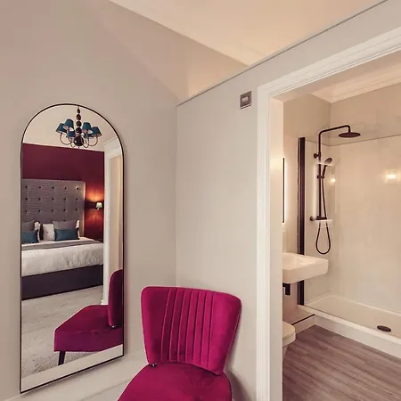 ホテル Tweedies Bar And