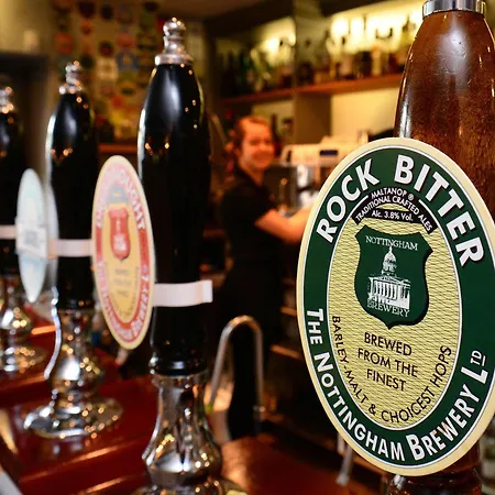 酒店 Tweedies Bar And 3*