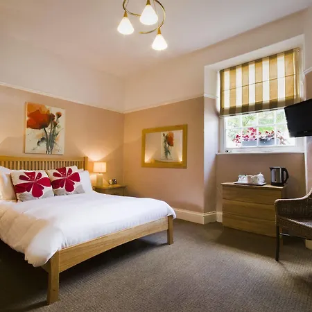 Tweedies Bar And 酒店 3*