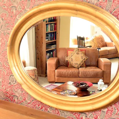 Tweedies Bar And Hotel 3*