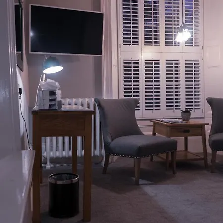 酒店 Tweedies Bar And