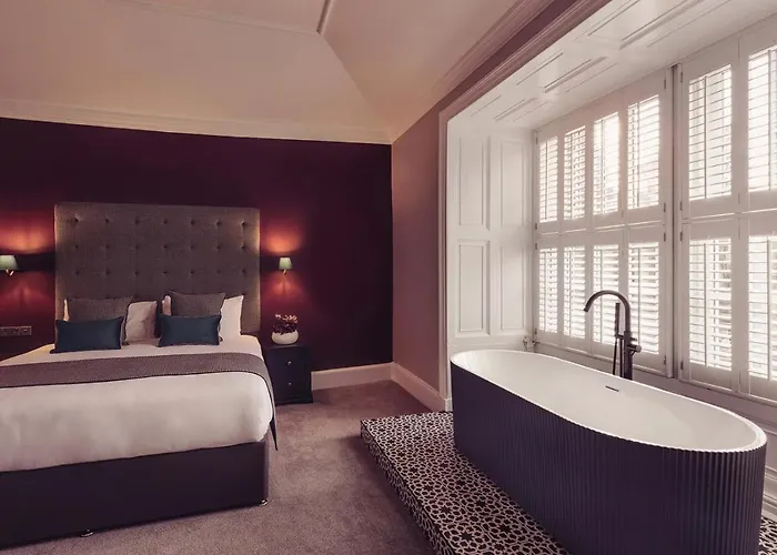 Tweedies Bar And Hotel 3*