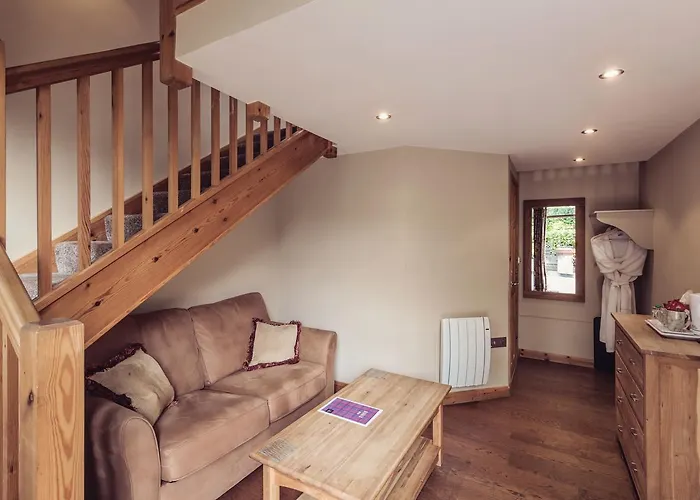 Hotel Tweedies Bar And