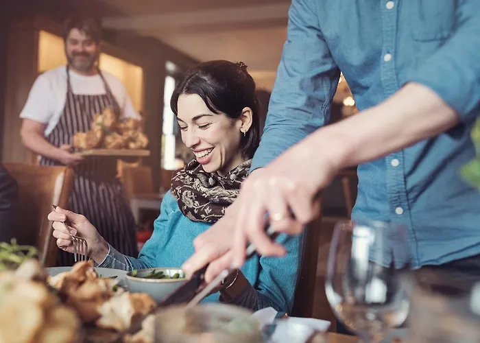 Tweedies Bar And Hotel