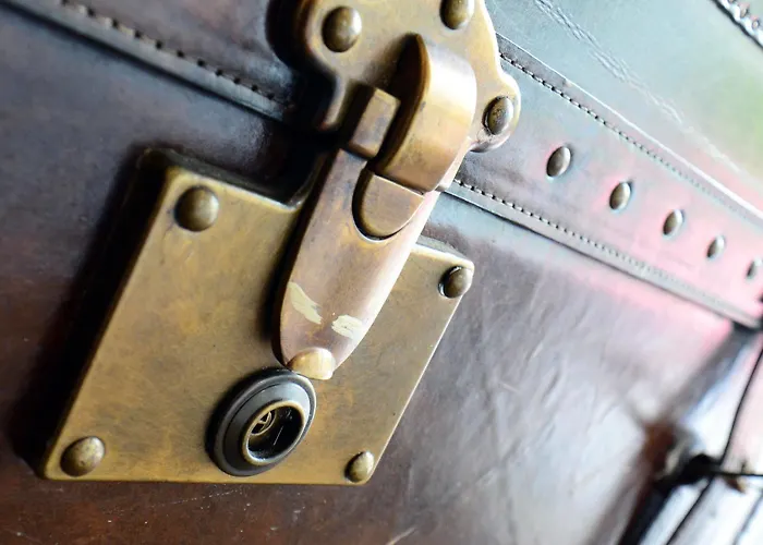 Hotel Tweedies Bar And