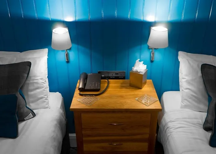 Tweedies Bar And Hotel