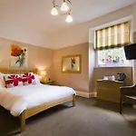 Tweedies Bar And Hotel 3*
