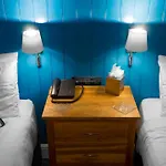 Tweedies Bar And Hotel