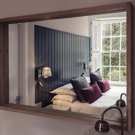 Hotell Tweedies Bar And 3*