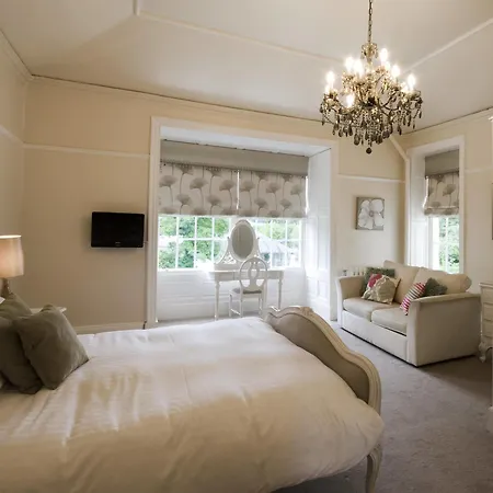 Tweedies Bar And Hotell