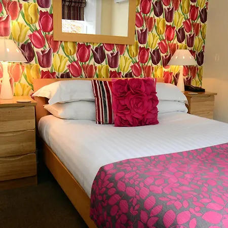 Tweedies Bar And Hotell